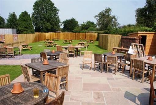 фото отеля The Sun Inn Ellesmere
