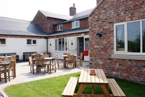 фото отеля The Sun Inn Ellesmere