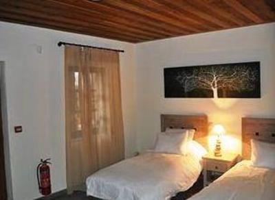 фото отеля Guesthouse Apirathes