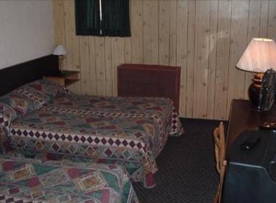 фото отеля 100 Mile Motel and RV Park