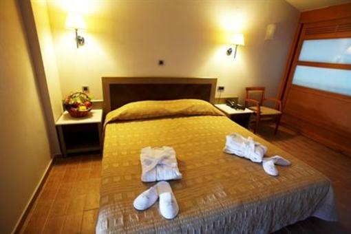 фото отеля Porto Platanias Beach Resort
