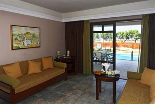 фото отеля Porto Platanias Beach Resort