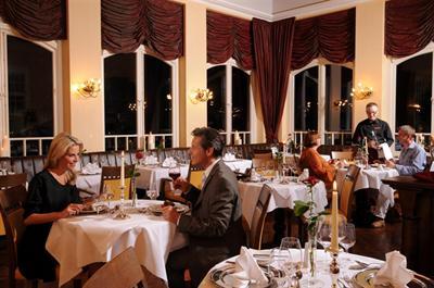 фото отеля Hotel Vier Jahreszeiten Kuehlungsborn