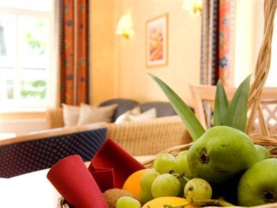 фото отеля Hotel Vier Jahreszeiten Kuehlungsborn