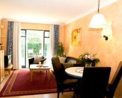 фото отеля Hotel Vier Jahreszeiten Kuehlungsborn
