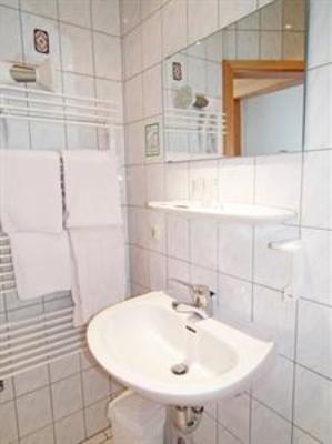 фото отеля Gasthaus & Hotel Zur Linde