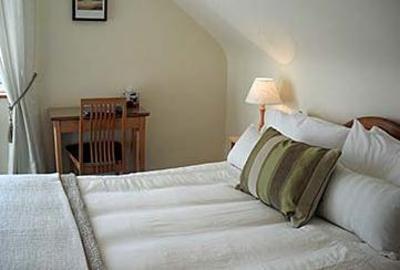 фото отеля Cornerstones B&B Moyard