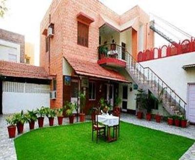фото отеля Dhillon House