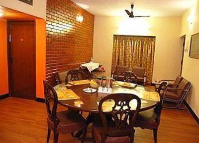 фото отеля Nakshatra - Adyar Hotel