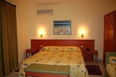 фото отеля Hotel Orleans