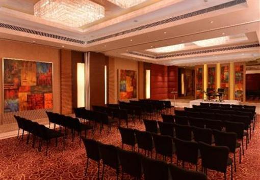 фото отеля Golden Tulip Gurgaon