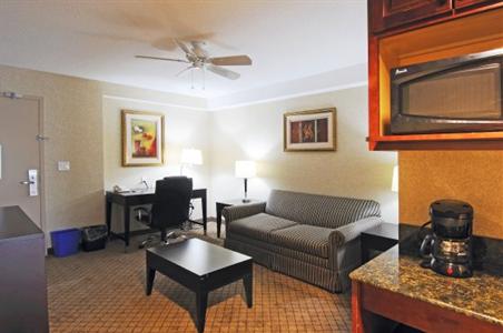 фото отеля Holiday Inn Express Hotel & Suites Halifax Airport