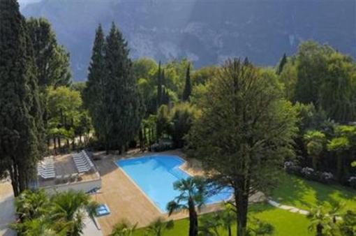 фото отеля Murialdo Suites Hotel Riva Del Garda