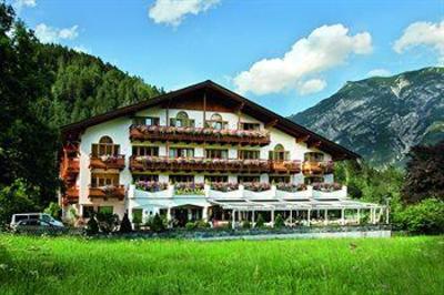 фото отеля Verwohnhotel Kristall Pertisau