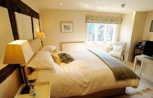 фото отеля The Greyhound Inn at Stockbridge