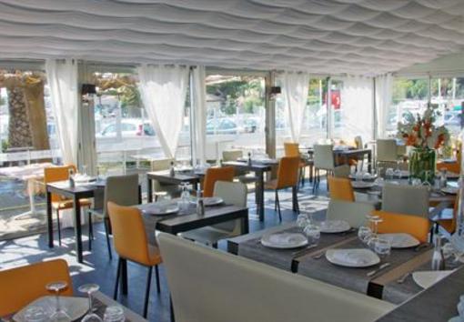 фото отеля Hotel Restaurant La Reine Jane Hyeres