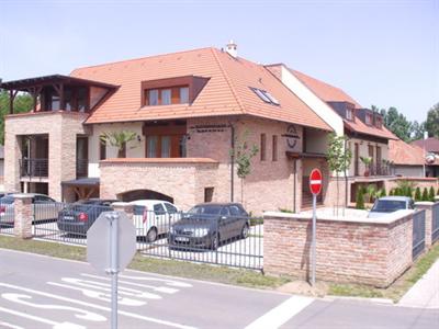 фото отеля Varfurdo-Panzio Apartmanhaz
