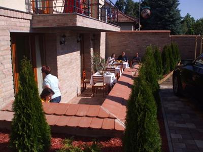 фото отеля Varfurdo-Panzio Apartmanhaz