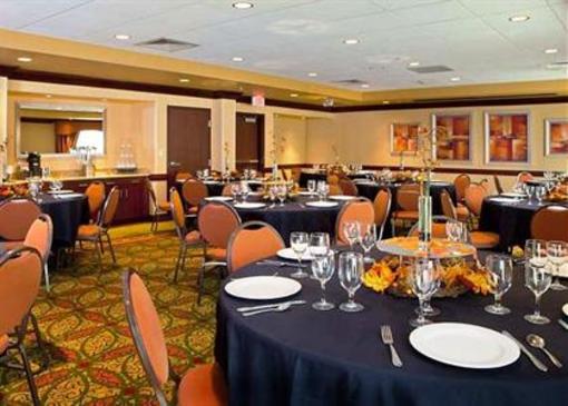 фото отеля Courtyard by Marriott Fort Smith Downtown