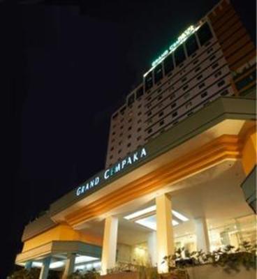 фото отеля Grand Cempaka Hotel