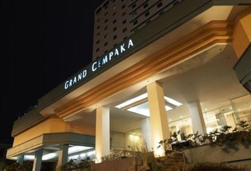 фото отеля Grand Cempaka Hotel