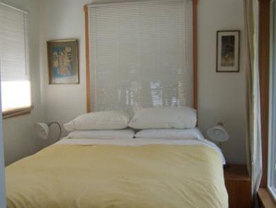 фото отеля Cusheon Cove Guesthouse