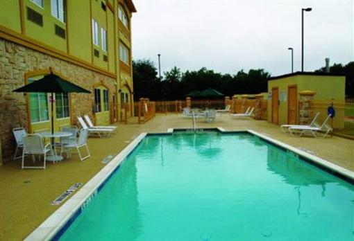 фото отеля La Quinta Inn & Suites Ennis