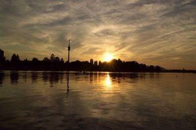 фото отеля Strandhotel Alte Donau