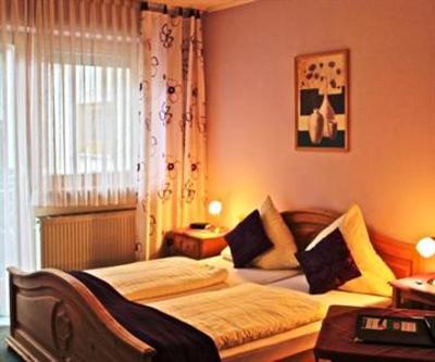 фото отеля Land-Gut-Hotel Gasthof Waldschanke