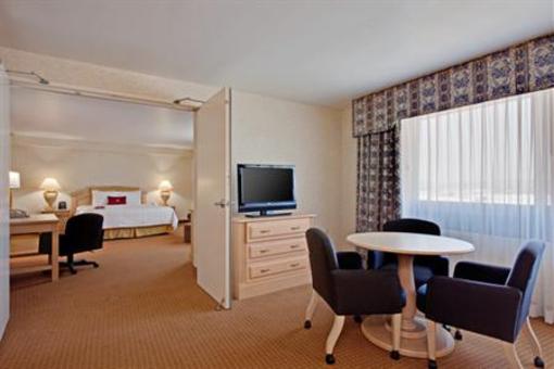 фото отеля Crowne Plaza Los Angeles - Commerce Casino
