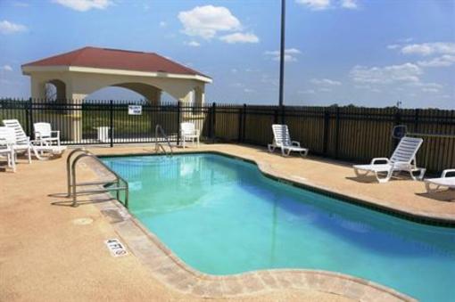 фото отеля Baymont Inn & Suites Pearsall
