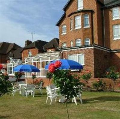 фото отеля Walton Cottage Apartments Maidenhead