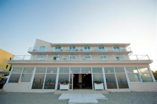 фото отеля Ten Hotel Victory Mamaia Beach