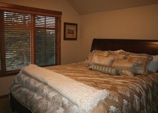 фото отеля Valet Vacation Rentals at Tamarack Resort