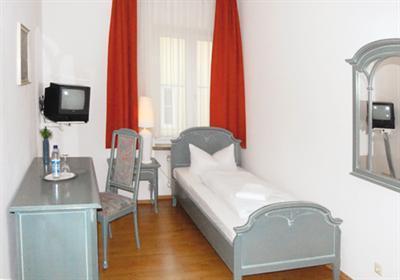 фото отеля Hotel Goldener Hirsch Rosenheim