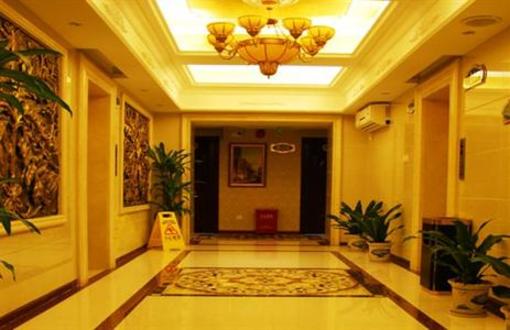 фото отеля Vienna Hotel Shenzhen Shajing Center Branch