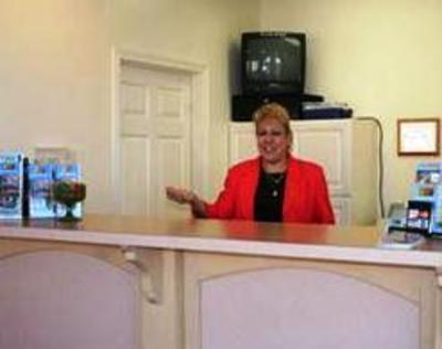 фото отеля Budget Host Inn Riverhead
