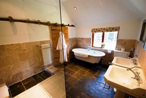 фото отеля Frasers Hotel Ashford