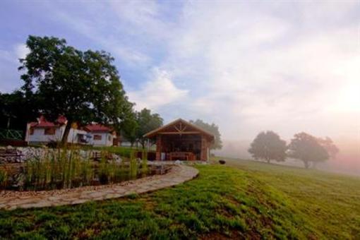 фото отеля Patohill Vineyard Village