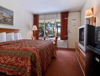 фото отеля Days Inn Fredericksburg South