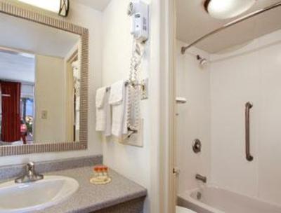 фото отеля Days Inn Fredericksburg South