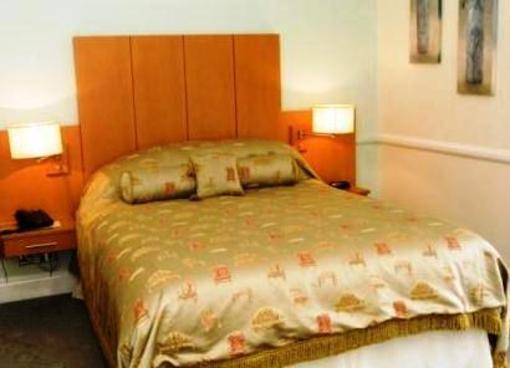 фото отеля Grand St Leger Hotel