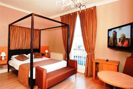 фото отеля Grand St Leger Hotel