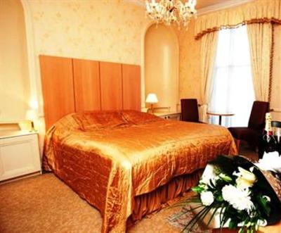 фото отеля Grand St Leger Hotel