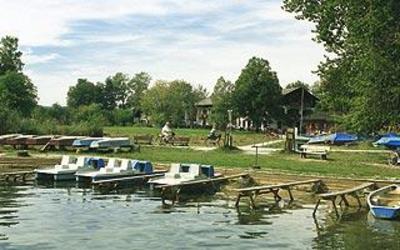 фото отеля Zum Fischer am See