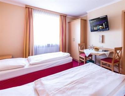 фото отеля Hotel Jagerhof Garching bei Munchen