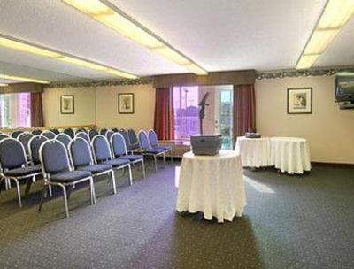 фото отеля Ramada Inn Commerce