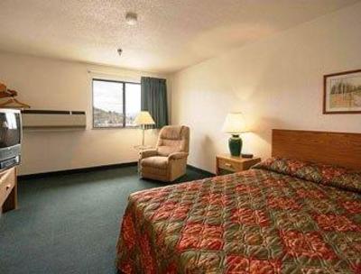 фото отеля Super 8 Motel Kamloops