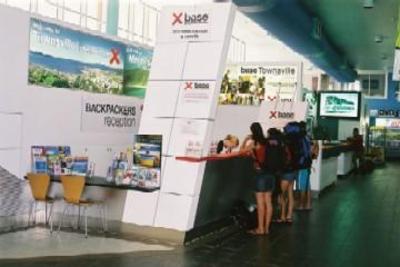 фото отеля Base Backpackers