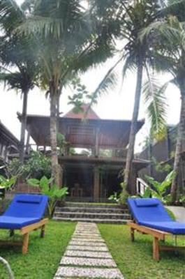 фото отеля Astuti Gallery Homestay